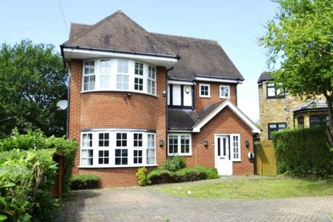 4 bedroom detached house to rent, Priory Close, Ruislip HA4