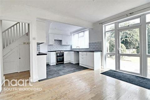 3 bedroom semi-detached house to rent, Brodie Road, Chingford, E4