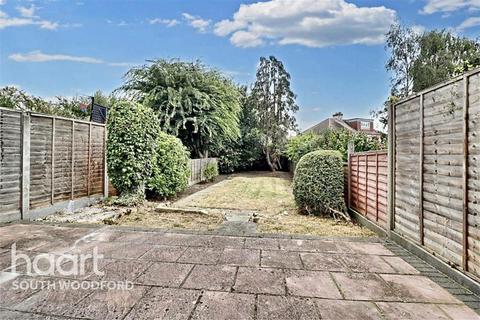 3 bedroom semi-detached house to rent, Brodie Road, Chingford, E4