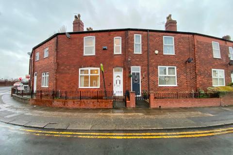 3 bedroom terraced house to rent, Green Lane, Salford M30