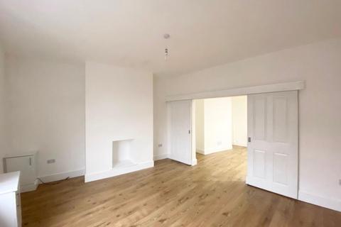 3 bedroom terraced house to rent, Green Lane, Salford M30