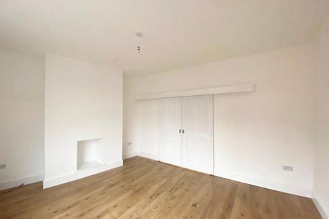 3 bedroom terraced house to rent, Green Lane, Salford M30