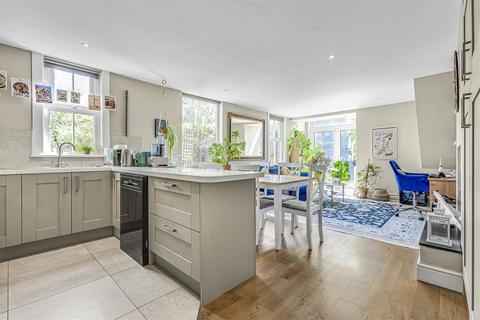 2 bedroom flat for sale, Lower Richmond Road, East Sheen, SW14