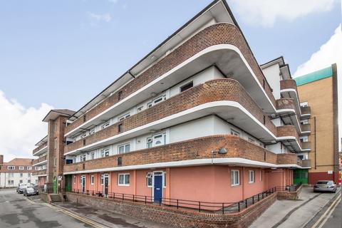 2 bedroom apartment for sale, Barnfield Road, Plumstead, SE18