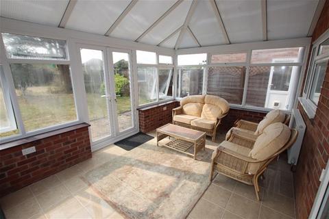 4 bedroom semi-detached house for sale, Leas Road, Clacton on Sea