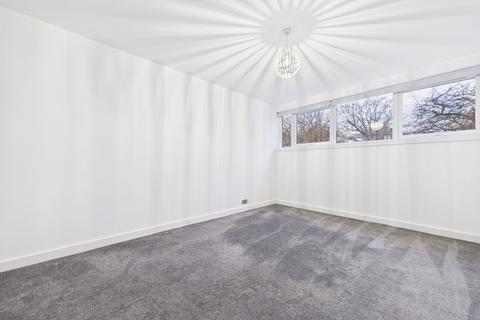 2 bedroom ground floor flat to rent, Whitecliffs, Folkestone