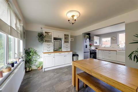 4 bedroom end of terrace house for sale, Sompting Road, Worthing