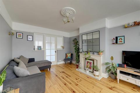 168 Sompting Road, Worthing, BN14 9EY