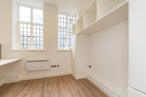 Studio to rent, Udall Street, Pimlico, London, SW1P