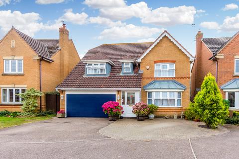 4 bedroom detached house for sale, King Cup Close, Rushden NN10