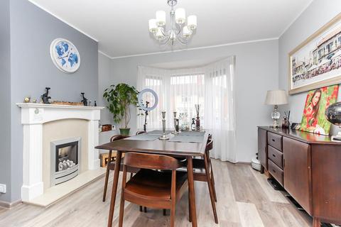 3 bedroom end of terrace house for sale, Abbey Road, Wellingborough NN8