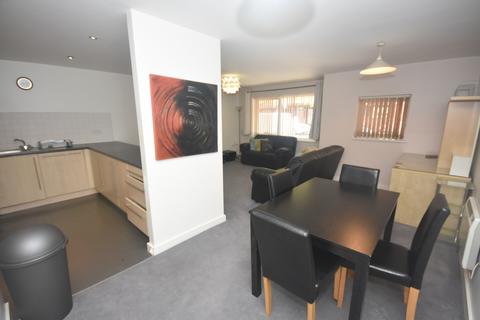 2 bedroom flat to rent, Stretford Road, Hulme, Manchester, M15 5TN