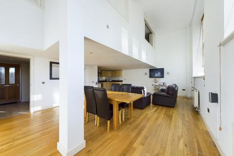 3 bedroom apartment to rent, North Road West, Plymouth PL1