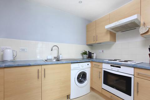 2 bedroom flat for sale, Oyster Wharf, 18 Lombard Road, London