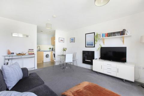 2 bedroom flat for sale, Oyster Wharf, 18 Lombard Road, London