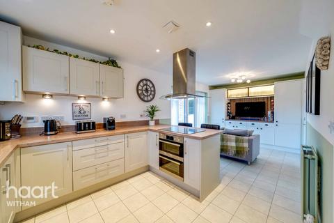 5 bedroom detached house for sale, Flemming Way, Witham