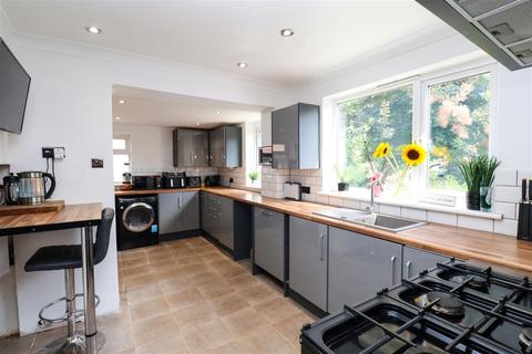 14 Chesilton Crescent, Church Crookham, Fleet, GU52 6PB