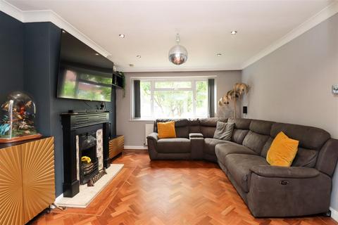14 Chesilton Crescent, Church Crookham, Fleet, GU52 6PB