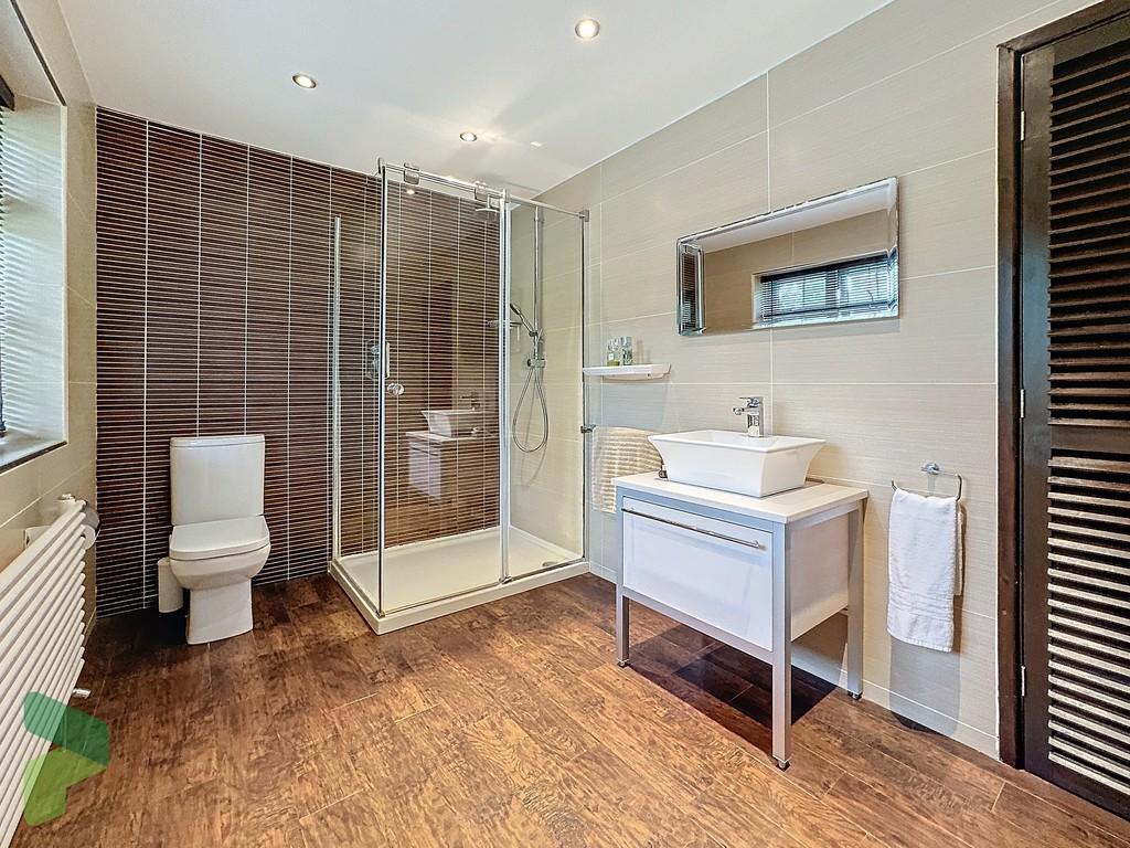 En suite shower room