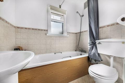 76 Lodge Hill, Welling, DA16 1BW
