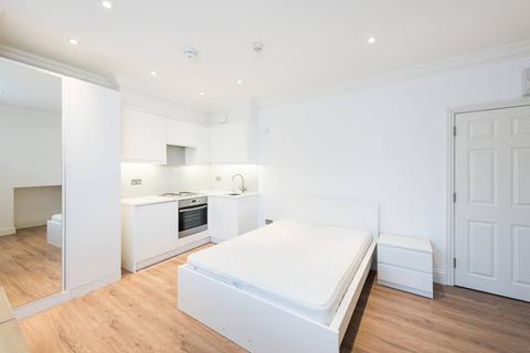 Studio to rent, Vincent Square, Westminster, London, SW1P