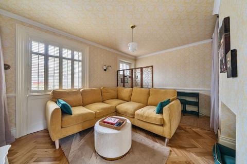 14 Burnt Oak Lane, Sidcup, DA15 9DB