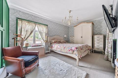 14 Burnt Oak Lane, Sidcup, DA15 9DB