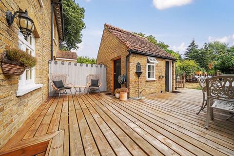 14 Burnt Oak Lane, Sidcup, DA15 9DB