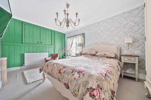 14 Burnt Oak Lane, Sidcup, DA15 9DB