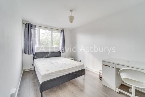 4 bedroom terraced house to rent, Acacia Road, Wood Green, London