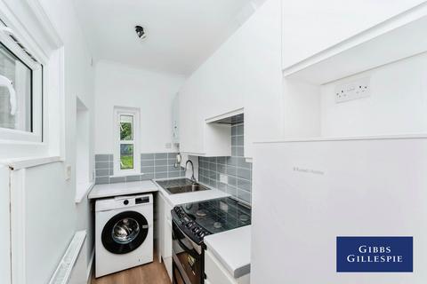 2 bedroom flat to rent, Grosvenor Road, Ealing