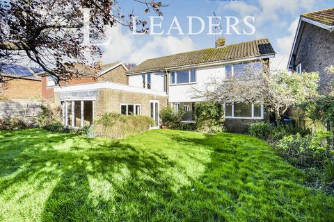 5 bedroom detached house to rent, Monckton Way, Kingston