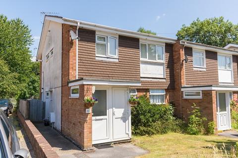 2 bedroom ground floor maisonette to rent, Cumberland Close, Little Chalfont`