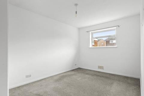 2 bedroom ground floor maisonette to rent, Cumberland Close, Little Chalfont`