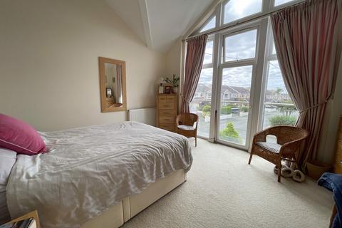 3 bedroom semi-detached house for sale, Overstrand Avenue, Rhosneigr, LL64
