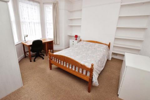 66 Pinhoe Road, Exeter, EX4 7HL