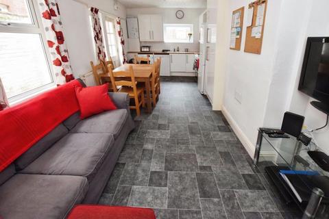 66 Pinhoe Road, Exeter, EX4 7HL