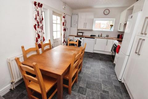 66 Pinhoe Road, Exeter, EX4 7HL