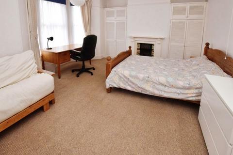 66 Pinhoe Road, Exeter, EX4 7HL