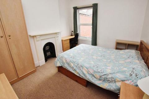 66 Pinhoe Road, Exeter, EX4 7HL