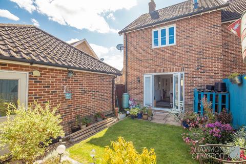 2 bedroom end of terrace house for sale, Bell Meadow, Hingham