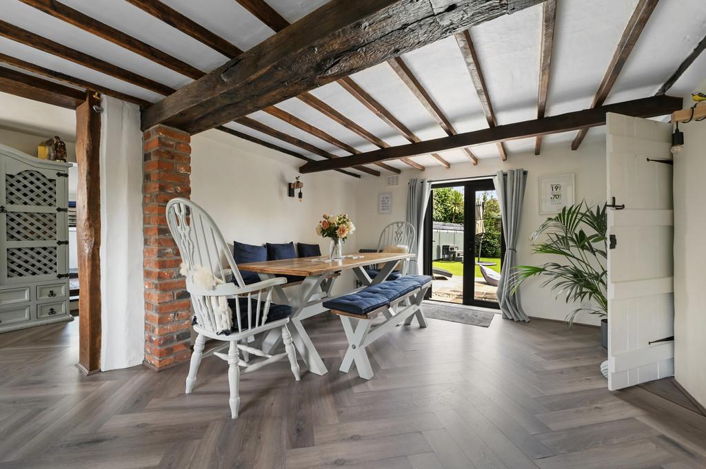 PT-FC(COL)-Walnut Tree Cottage-15