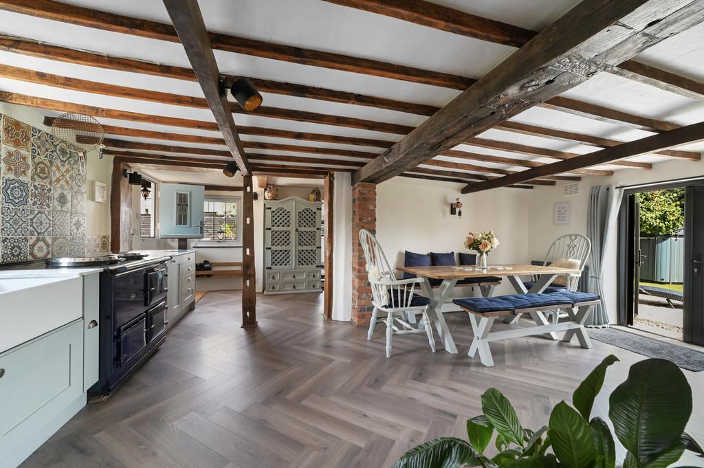 PT-FC(COL)-Walnut Tree Cottage-13