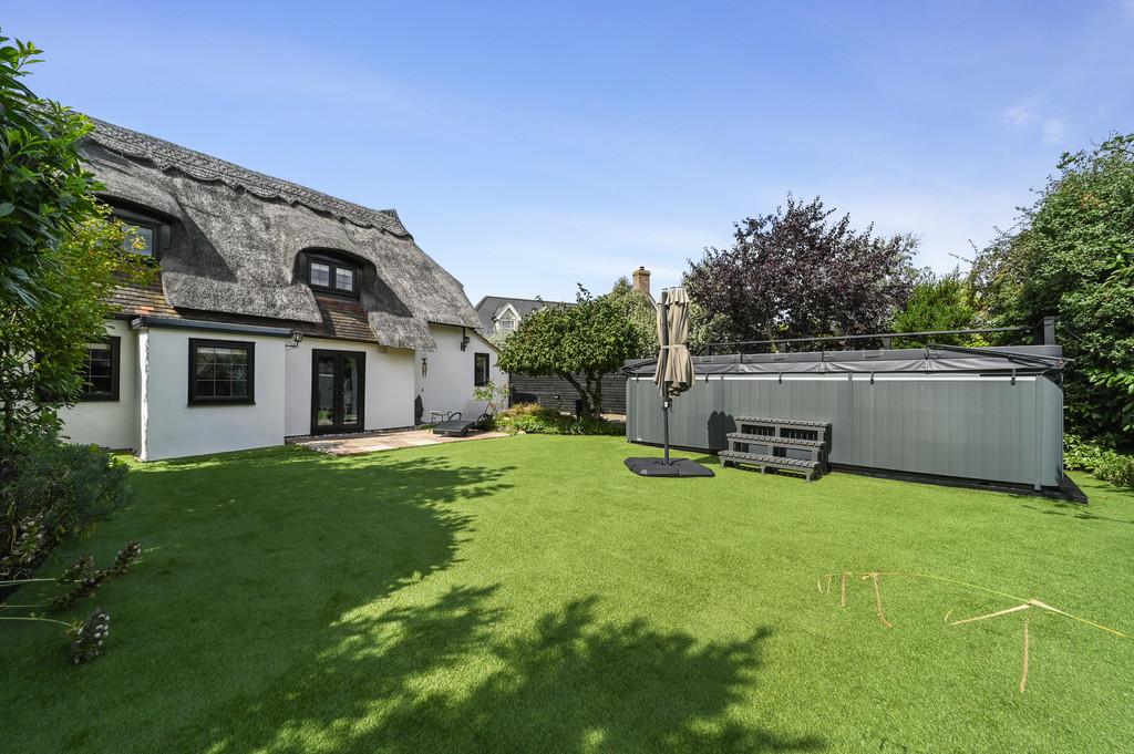 PT-FC(COL)-Walnut Tree Cottage-26