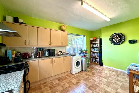 67 Averil Road, Leicester, LE5 2DD