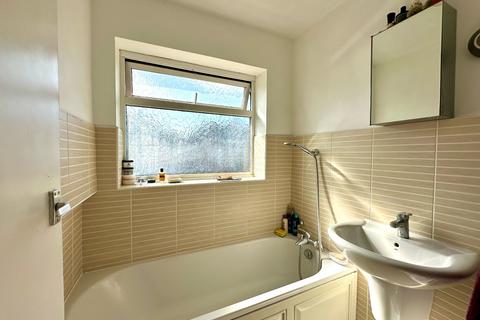 67 Averil Road, Leicester, LE5 2DD