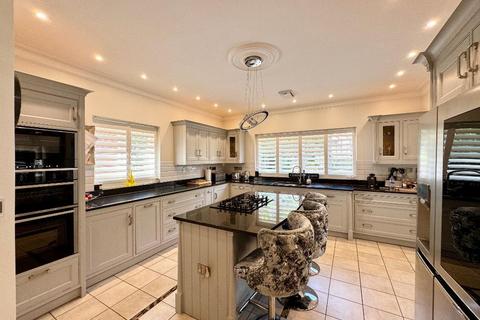 undefined, High Street, Greenfield, MK45 5DA