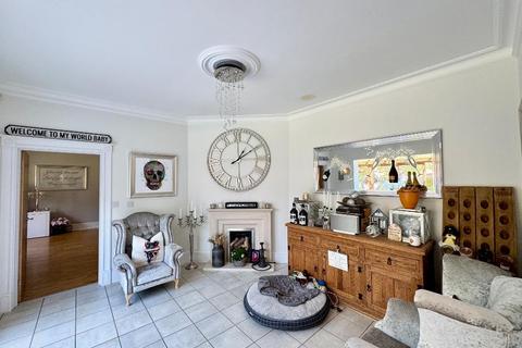 undefined, High Street, Greenfield, MK45 5DA