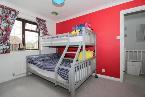 4 Greenriggs, Luton, LU2 9TQ