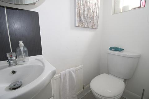 4 Greenriggs, Luton, LU2 9TQ